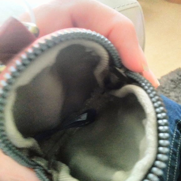 American leather Co.coin purse with attachment beautiful flowers on both sides - Picture 5 of 8